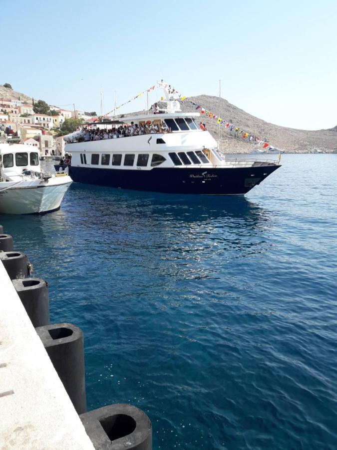 Villa Afroditi Chalki Town Екстериор снимка